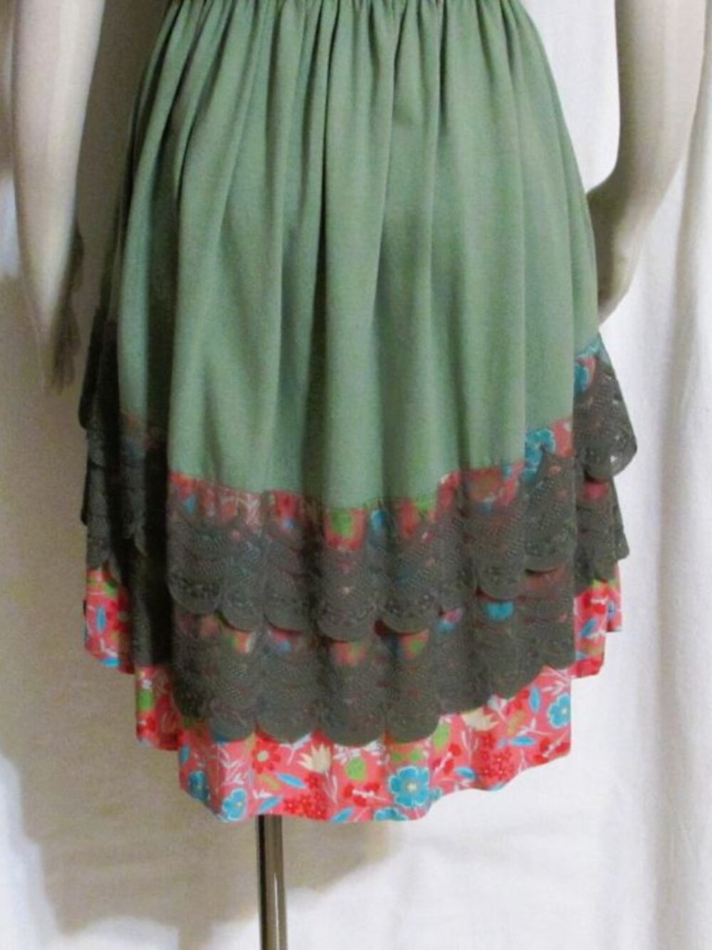 NEW Womens Ladies MATILDA JANE Olive Pink Floral Tiered Knee Dress L Orig $85 - Picture 9 of 10